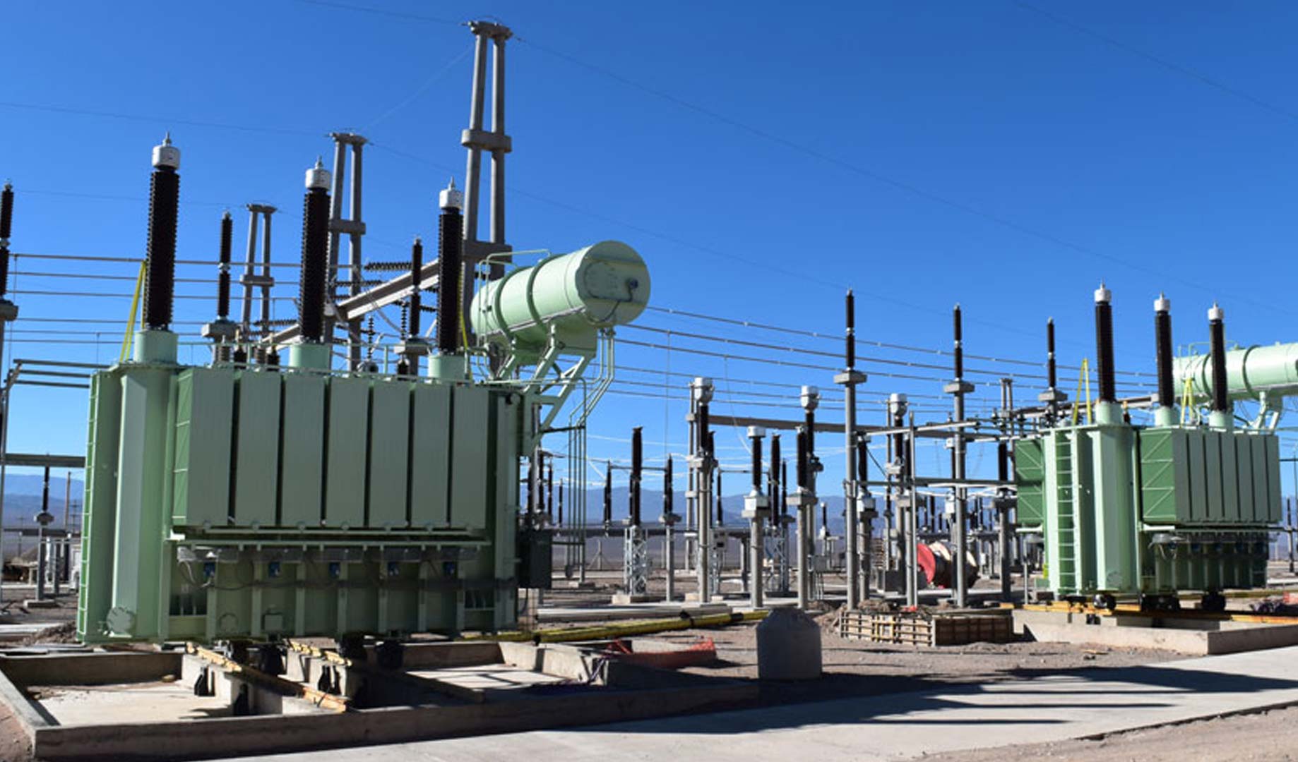 Obra de infraestructura eléctrica abastecida por H3 en Iglesia