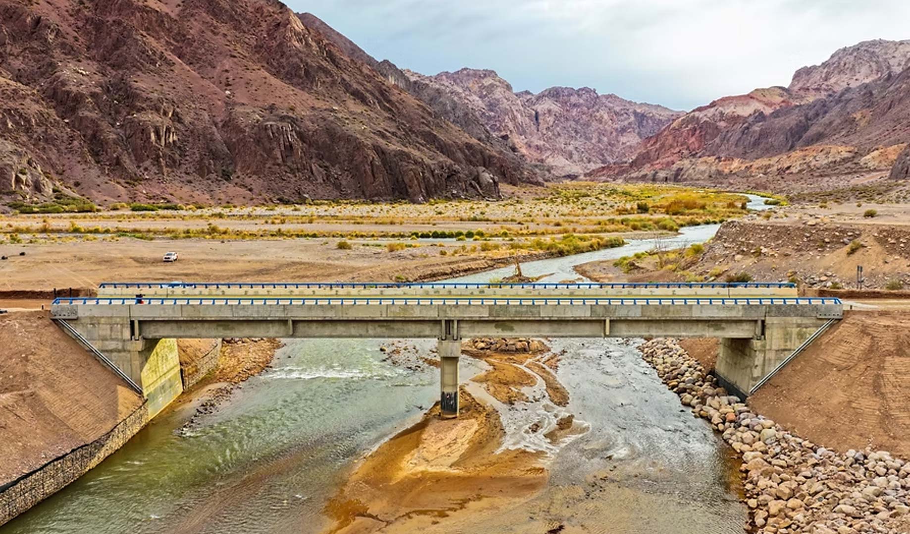 Puentes sobre los ríos Los Patos y Colorado abastecidos por H3